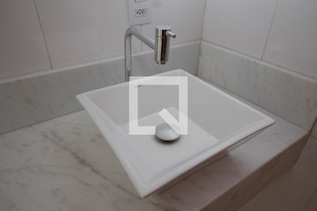 Casa de condomínio à venda com 94m², 2 quartos e 3 vagasBanheiro