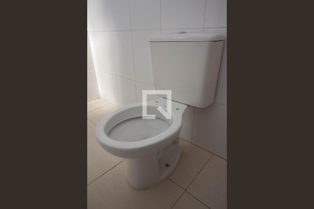 Casa de condomínio à venda com 94m², 2 quartos e 3 vagasBanheiro