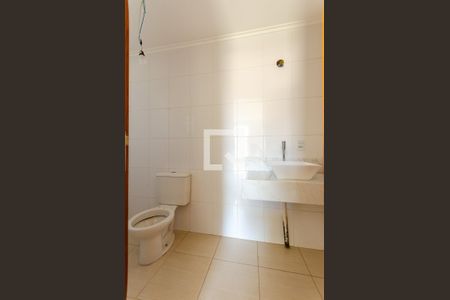 Casa de condomínio à venda com 132m², 3 quartos e 3 vagasBanheiro da Suíte