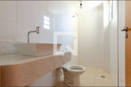 Casa de condomínio à venda com 132m², 3 quartos e 3 vagasBanheiro