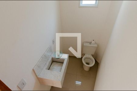 Casa de condomínio à venda com 132m², 3 quartos e 3 vagasLavabo