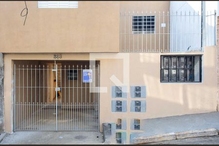 Casa para alugar com 36m², 2 quartos e sem vaga Casa para alugar com 36m², 2 quartos e sem vagaFachada