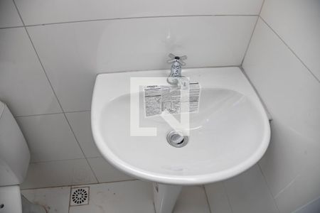 Banheiro de casa para alugar com 1 quarto, 31m² em Canhema, Diadema