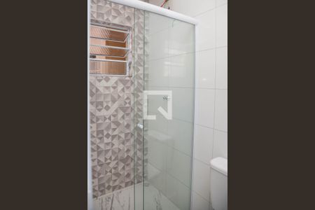 Banheiro de casa para alugar com 1 quarto, 31m² em Canhema, Diadema