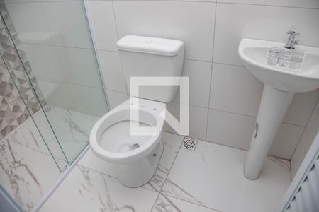 Banheiro de casa para alugar com 1 quarto, 31m² em Canhema, Diadema