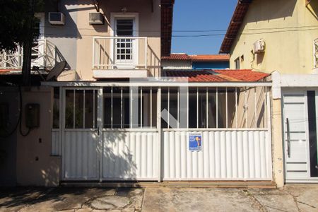 Casa de condomínio para alugar com 80m², 2 quartos e 1 vagaFachada