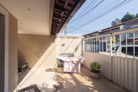 Casa de condomínio para alugar com 80m², 2 quartos e 1 vagaQuintal