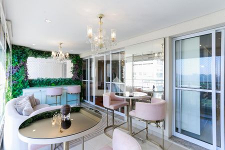 Apartamento à venda com 140m², 3 quartos e 2 vagassacada