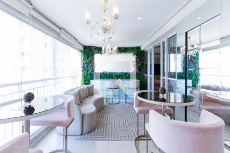 Apartamento à venda com 140m², 3 quartos e 2 vagassacada