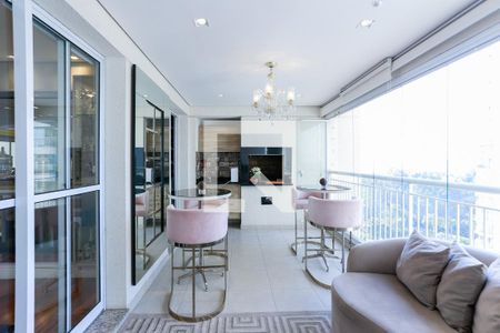 Apartamento à venda com 140m², 3 quartos e 2 vagassacada