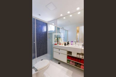 Apartamento à venda com 140m², 3 quartos e 2 vagasBanheiro da Suíte