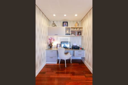 Apartamento à venda com 140m², 3 quartos e 2 vagasEscritório