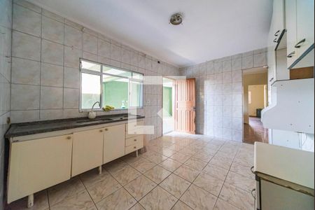 Casa para alugar com 90m², 2 quartos e 2 vagasCozinha 