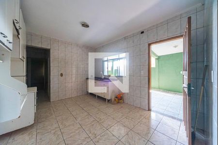 Casa para alugar com 90m², 2 quartos e 2 vagasCozinha 