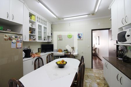 Casa à venda com 202m², 3 quartos e 2 vagasCozinha