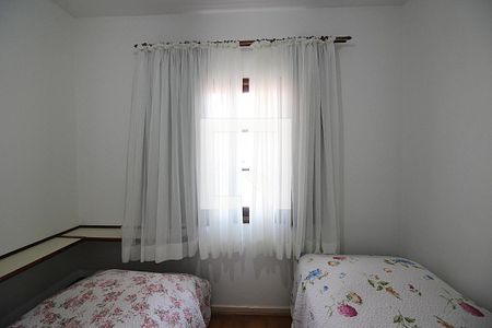 Casa à venda com 202m², 3 quartos e 2 vagasQuarto 2