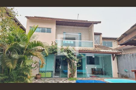 Fachada de casa para alugar com 2 quartos, 250m² em Vila Antartica, Praia Grande