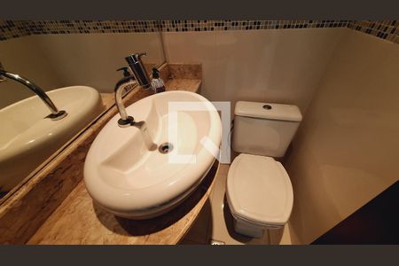 Banheiro de serviço de casa para alugar com 2 quartos, 250m² em Vila Antartica, Praia Grande