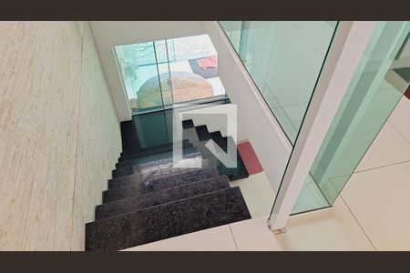 Escada de casa para alugar com 2 quartos, 250m² em Vila Antartica, Praia Grande