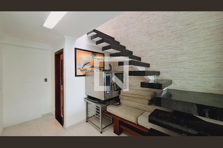 Hall da escada de casa para alugar com 2 quartos, 250m² em Vila Antartica, Praia Grande