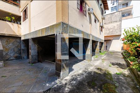 Casa à venda com 450m², 4 quartos e 2 vagasfundos 