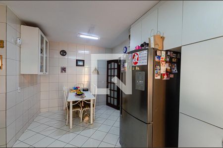 Casa à venda com 450m², 4 quartos e 2 vagasCozinha