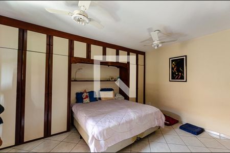 Casa à venda com 450m², 4 quartos e 2 vagasSuite Master 