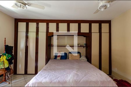 Casa à venda com 450m², 4 quartos e 2 vagasSuite Master 