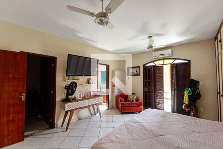 Casa à venda com 450m², 4 quartos e 2 vagasSuite Master 