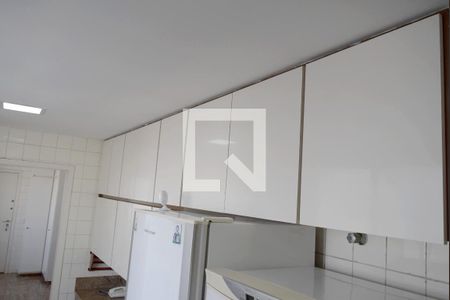 Apartamento à venda com 304m², 4 quartos e 3 vagasCozinha