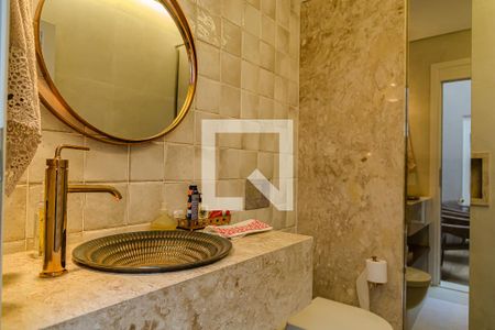 Casa à venda com 200m², 2 quartos e 2 vagasLavabo