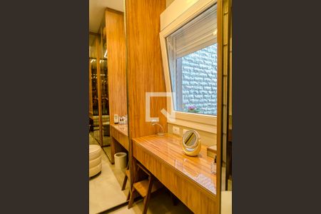 Casa à venda com 200m², 2 quartos e 2 vagasSuíte - Closet