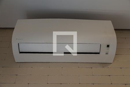 Casa à venda com 200m², 2 quartos e 2 vagasSuíte 1 do piso superior - Ar condicionado