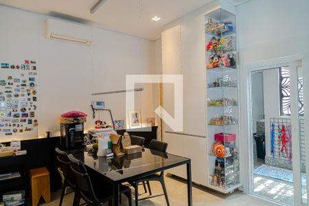 Casa à venda com 200m², 2 quartos e 2 vagasCozinha 2 do piso superior