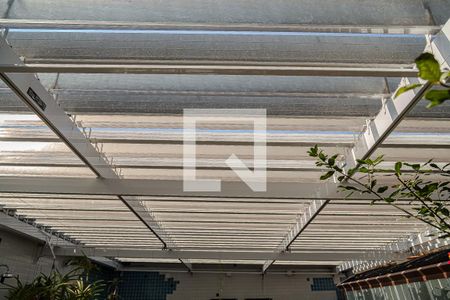 Casa à venda com 200m², 2 quartos e 2 vagasCobertura - Telha retrátil