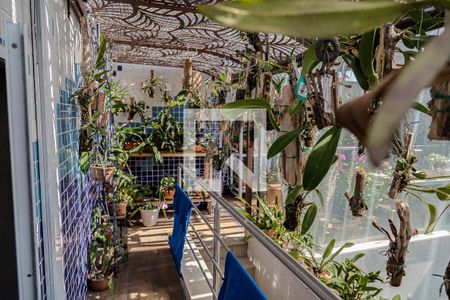 Casa à venda com 200m², 2 quartos e 2 vagasCobertura