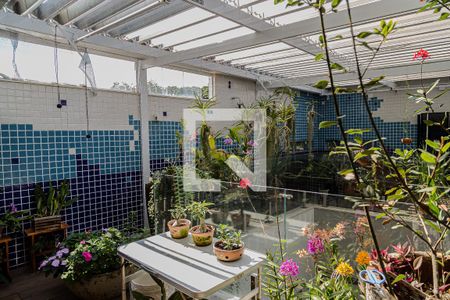 Casa à venda com 200m², 2 quartos e 2 vagasCobertura