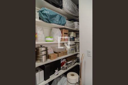 Casa à venda com 200m², 2 quartos e 2 vagasDespensa