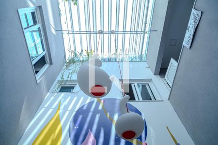 Casa à venda com 200m², 2 quartos e 2 vagasJardim de inverno - Detalhe