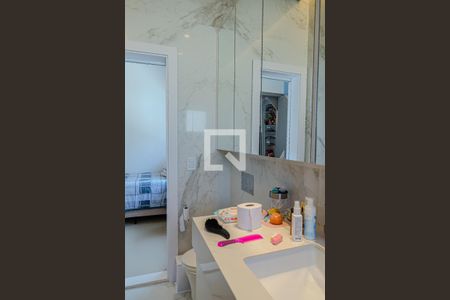 Casa à venda com 200m², 2 quartos e 2 vagasSuíte 1 do piso superior