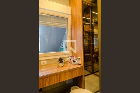 Casa à venda com 200m², 2 quartos e 2 vagasSuíte - Closet