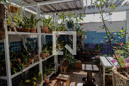 Casa à venda com 200m², 2 quartos e 2 vagasCobertura