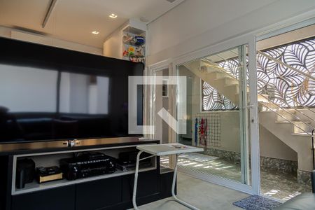 Casa à venda com 200m², 2 quartos e 2 vagasSala do piso superior