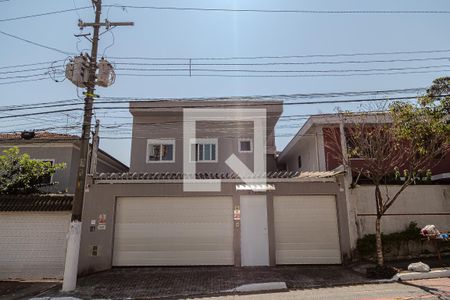 Casa à venda com 200m², 2 quartos e 2 vagasFachada