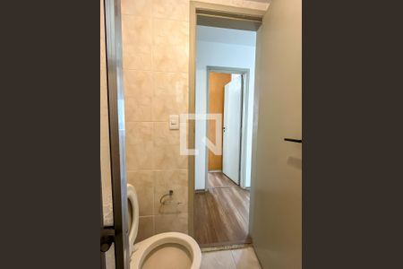 Apartamento para alugar com 70m², 2 quartos e 1 vaga Apartamento para alugar com 70m², 2 quartos e 1 vagaBanheiro Corredor