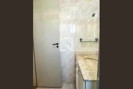Apartamento para alugar com 70m², 2 quartos e 1 vaga Apartamento para alugar com 70m², 2 quartos e 1 vagaBanheiro da Suíte