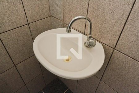 Banheiro de casa para alugar com 1 quarto, 28m² em Parque Belém, São Paulo