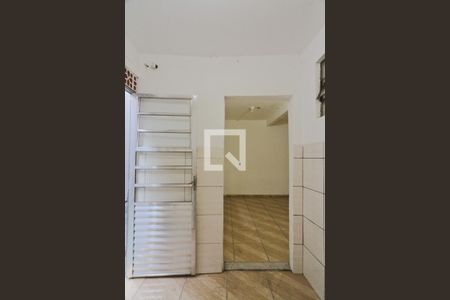 Casa para alugar com 22m², 1 quarto e sem vaga Casa para alugar com 22m², 1 quarto e sem vagaCozinha e Área de Serviço