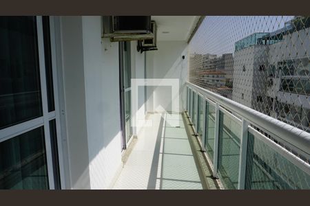 Apartamento à venda com 184m², 2 quartos e 2 vagasVaranda - Sala e Quartos