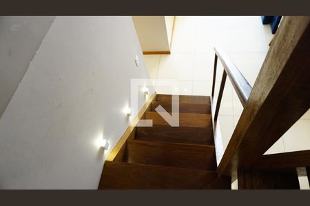 Apartamento à venda com 184m², 2 quartos e 2 vagasEscada Segunda andar